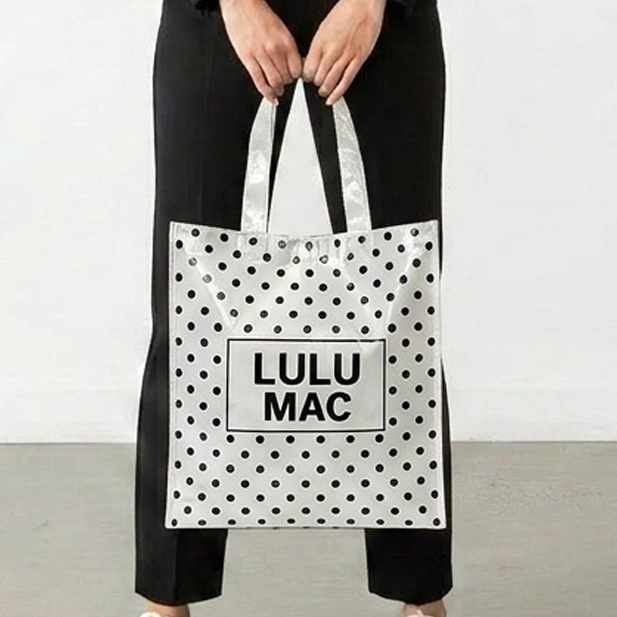 LM-BG-1004 REUSABLE TOTE-WHITE BLACK DOTS